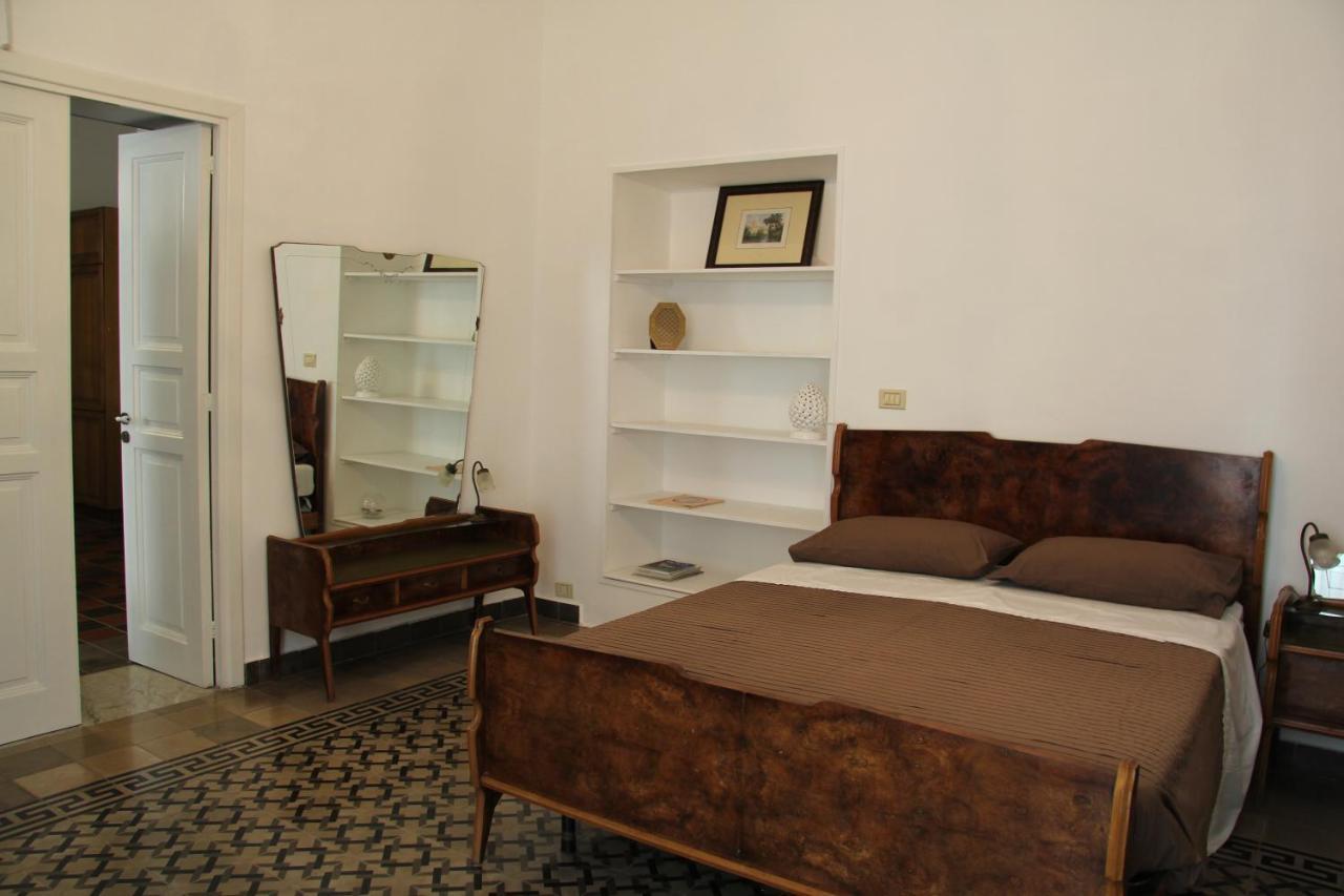 Casa Vacanza Icaros, Ortigia Hictoric Center, 200 Mt From The Beach سيراكوزا المظهر الخارجي الصورة