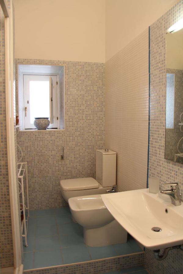 Casa Vacanza Icaros, Ortigia Hictoric Center, 200 Mt From The Beach سيراكوزا المظهر الخارجي الصورة