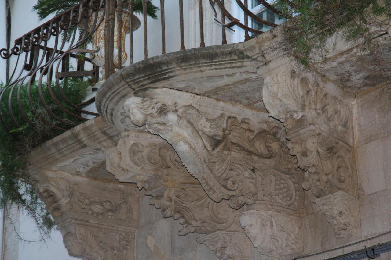 Casa Vacanza Icaros, Ortigia Hictoric Center, 200 Mt From The Beach سيراكوزا المظهر الخارجي الصورة