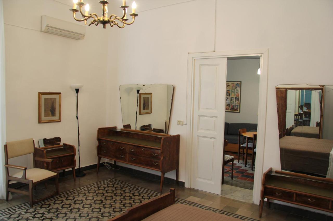 Casa Vacanza Icaros, Ortigia Hictoric Center, 200 Mt From The Beach سيراكوزا المظهر الخارجي الصورة