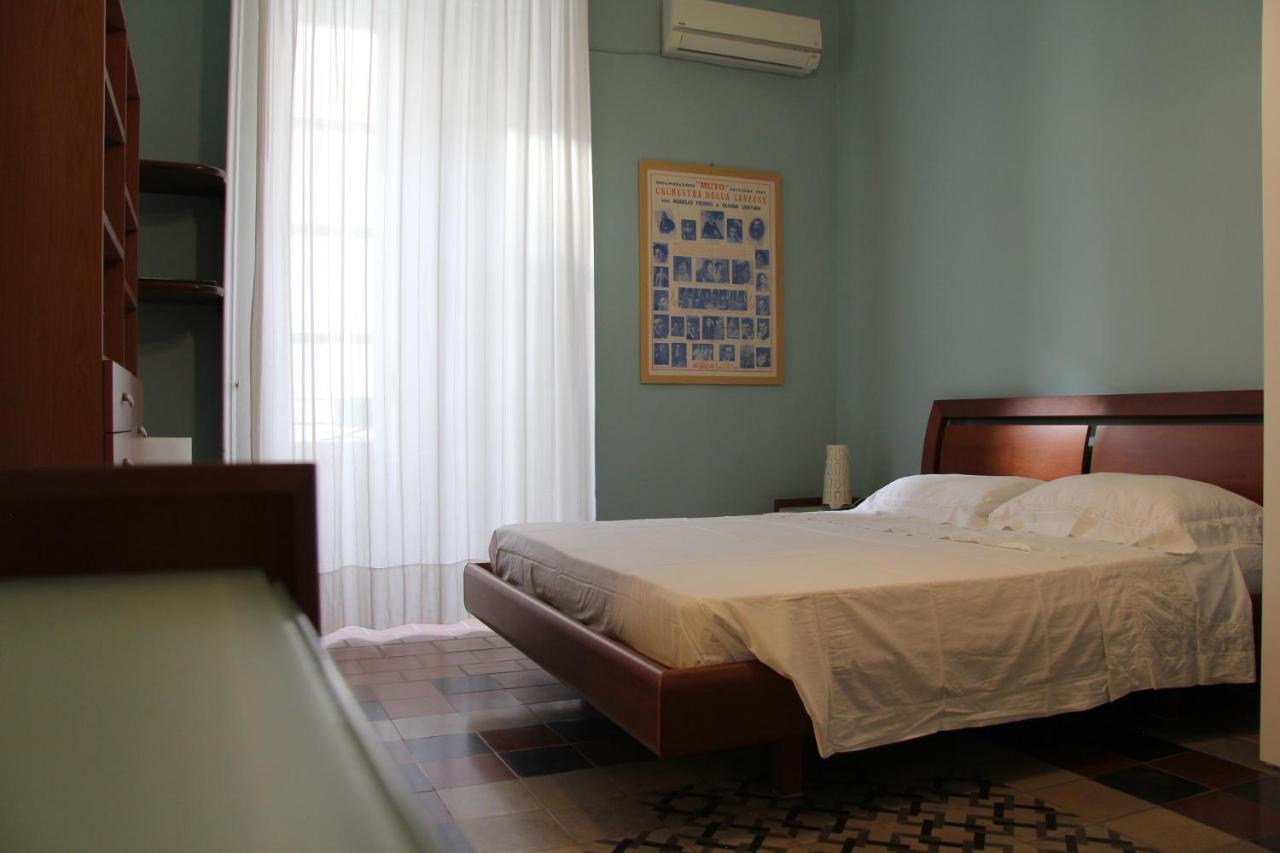 Casa Vacanza Icaros, Ortigia Hictoric Center, 200 Mt From The Beach سيراكوزا المظهر الخارجي الصورة
