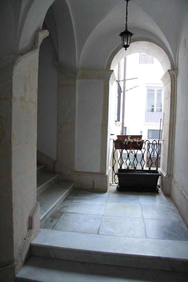 Casa Vacanza Icaros, Ortigia Hictoric Center, 200 Mt From The Beach سيراكوزا المظهر الخارجي الصورة