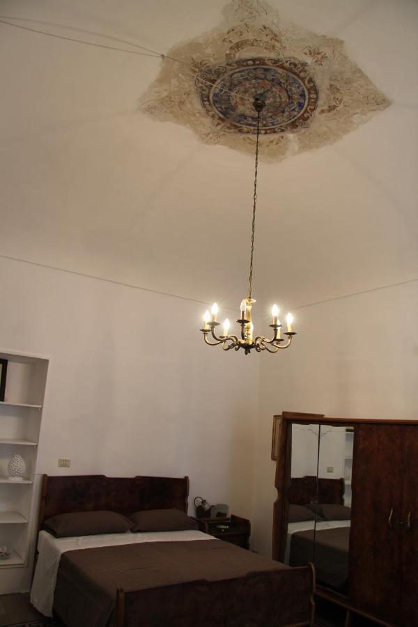 Casa Vacanza Icaros, Ortigia Hictoric Center, 200 Mt From The Beach سيراكوزا المظهر الخارجي الصورة