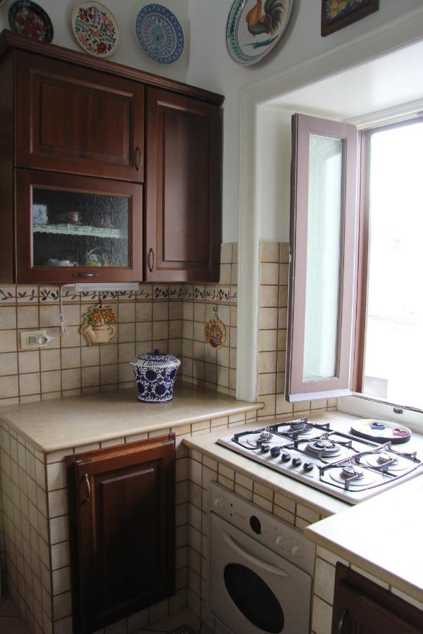 Casa Vacanza Icaros, Ortigia Hictoric Center, 200 Mt From The Beach سيراكوزا المظهر الخارجي الصورة