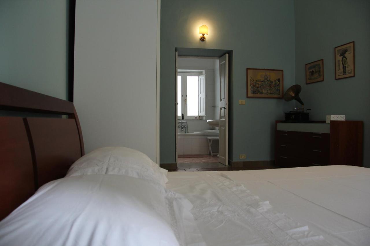 Casa Vacanza Icaros, Ortigia Hictoric Center, 200 Mt From The Beach سيراكوزا المظهر الخارجي الصورة