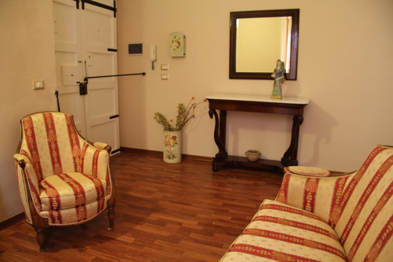 Casa Vacanza Icaros, Ortigia Hictoric Center, 200 Mt From The Beach سيراكوزا المظهر الخارجي الصورة